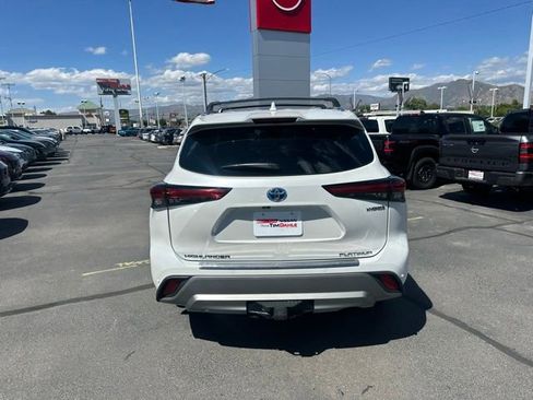 Used 2023 Toyota Highlander Platinum AWD/4WD image 10