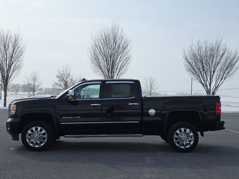 Used 2019 GMC Sierra 2500 Denali image 5