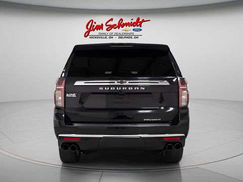 Used 2023 Chevrolet Suburban Premier AWD/4WD image 5