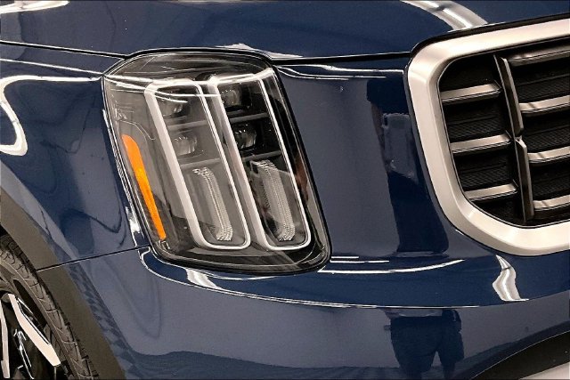 Used 2025 Kia Telluride S AWD/4WD image 34