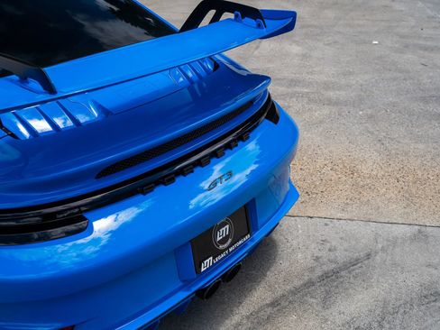 Used 2022 Porsche 911 GT3 RWD image 17