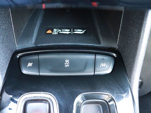 Used 2023 Chevrolet Bolt EUV LT w/ Convenience Package FWD image 18
