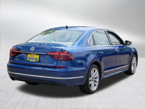 Used 2017 Volkswagen Passat 1.8T SEL Premium FWD image 8
