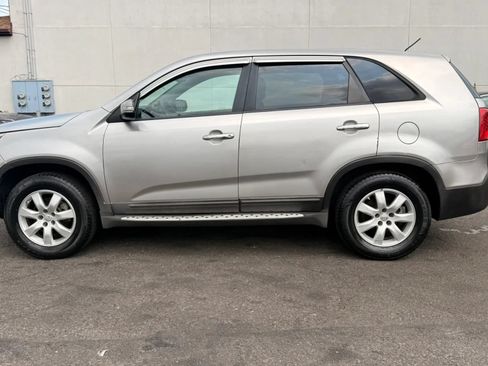 Used 2013 Kia Sorento LX w/ Value Pkg FWD image 10