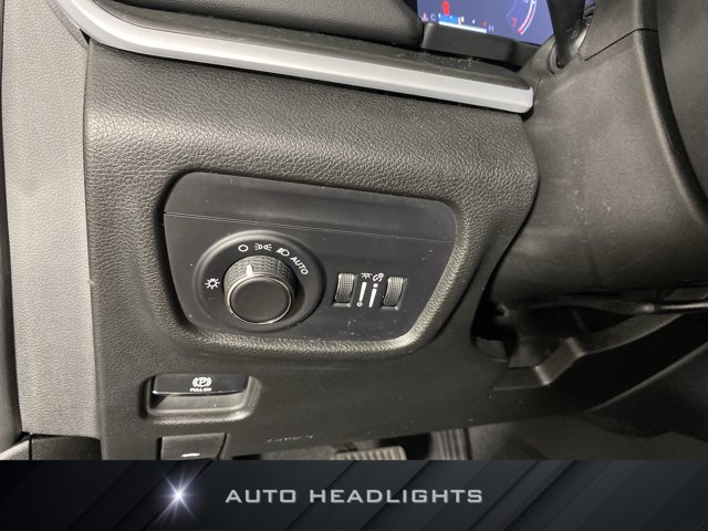 Used 2024 Jeep Grand Cherokee Altitude AWD/4WD image 27