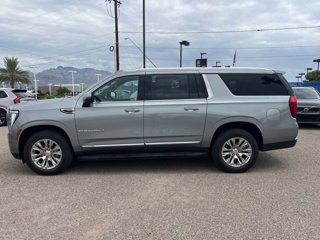 Used 2025 GMC Yukon XL Denali AWD/4WD image 6