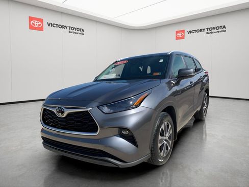 Used 2023 Toyota Highlander XLE image 7