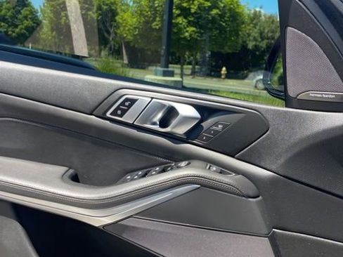 Used 2019 BMW X5 xDrive40i w/ M Sport Package AWD/4WD image 39