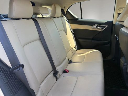 Used 2015 Lexus CT 200h w/ Navigation Package FWD image 28