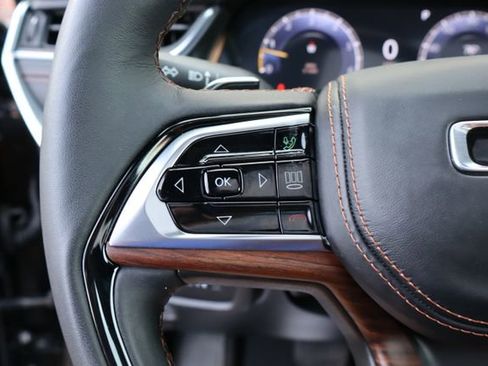 Used 2025 Jeep Grand Cherokee Summit w/ Obsidian Package image 16