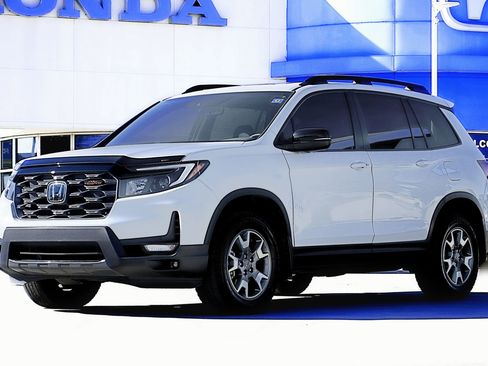 Used 2023 Honda Passport TrailSport image 1