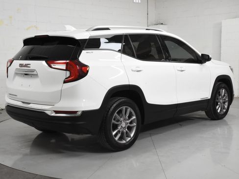 Used 2023 GMC Terrain SLT FWD image 2
