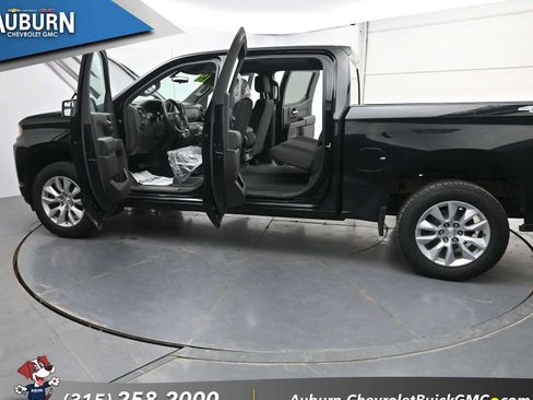 Used 2019 Chevrolet Silverado 1500 Custom w/ Custom Convenience Package AWD/4WD image 35