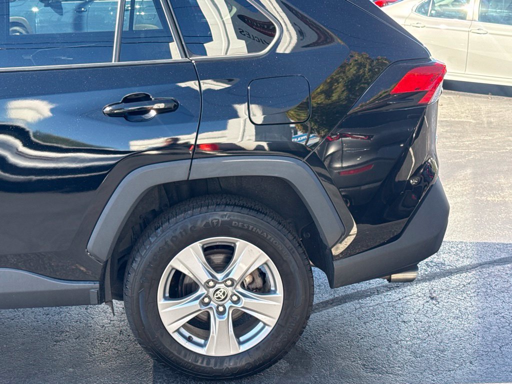 Certified 2022 Toyota RAV4 XLE w/ Convenience Package AWD/4WD image 4