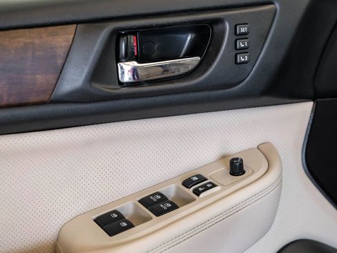 Used 2017 Subaru Outback 2.5i Limited image 43