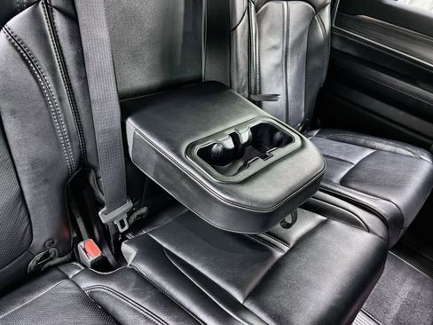 Used 2024 Jeep Wagoneer L Series III w/ Flexible Seating Group AWD/4WD image 24