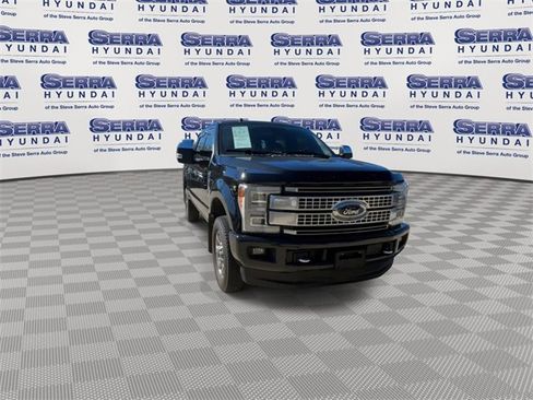 Used 2019 Ford F350 Platinum w/ Platinum Ultimate Package image 4