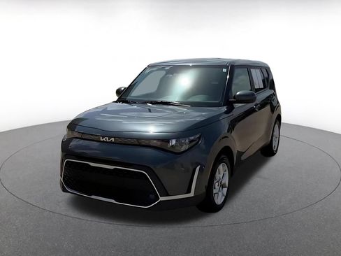 Used 2025 Kia Soul LX w/ LX Technology Package FWD image 7