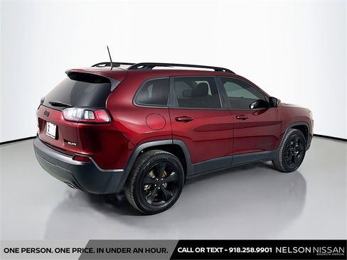 Used 2019 Jeep Cherokee Latitude Plus image 5