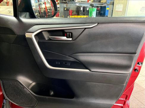 Used 2023 Toyota RAV4 XLE Premium image 12