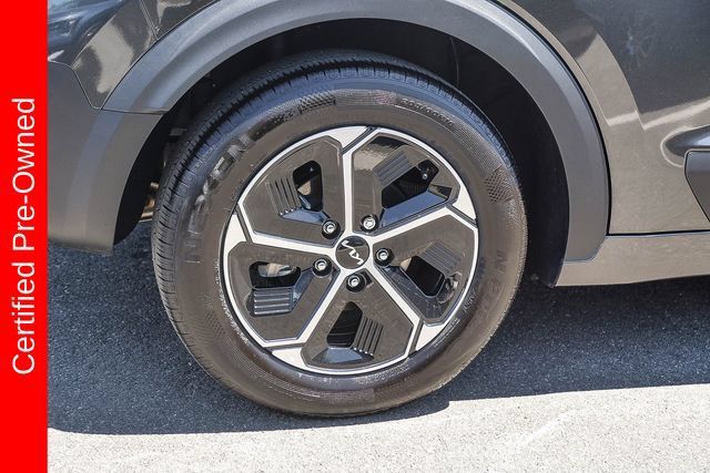Certified 2025 Kia Niro EX FWD image 9
