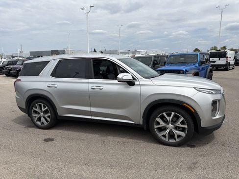 Used 2022 Hyundai Palisade SEL w/ 8P Bench Seat Package AWD/4WD image 11