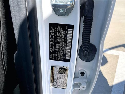 Certified 2025 Hyundai Kona SEL AWD/4WD image 37