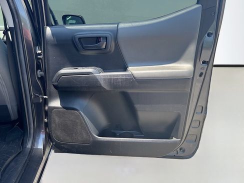 Used 2022 Toyota Tacoma SR AWD/4WD image 16