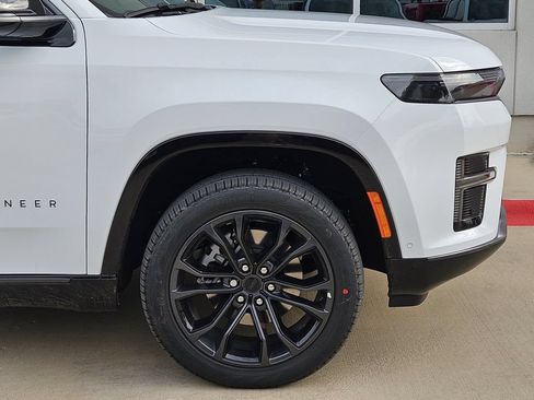 New 2026 Jeep Grand Wagoneer L Summit AWD/4WD image 6