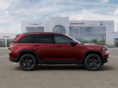 New 2025 Jeep Grand Cherokee Laredo image 12