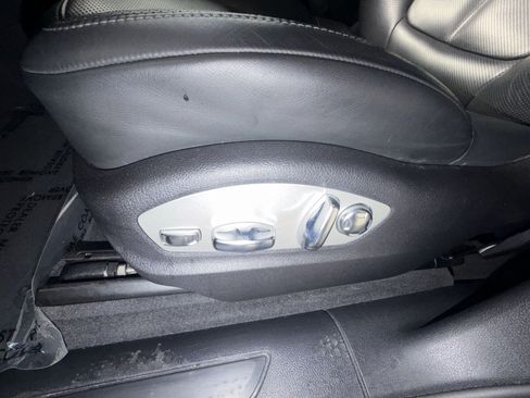 Used 2022 Porsche Macan w/ Premium Package Plus image 14