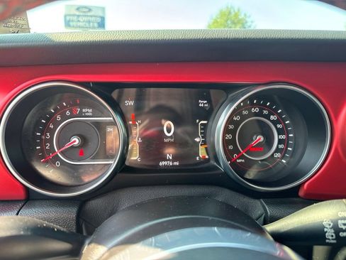 Used 2021 Jeep Wrangler Unlimited Rubicon AWD/4WD image 16