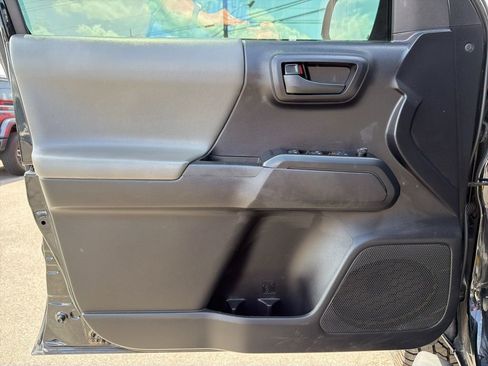 Used 2020 Toyota Tacoma SR w/ SR Convenience Package RWD image 33