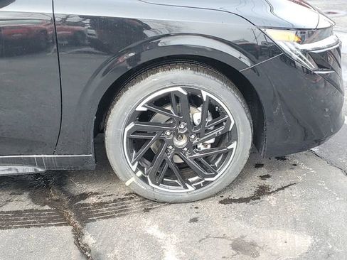 New 2026 Nissan Sentra SR w/ SR Premium Package image 9