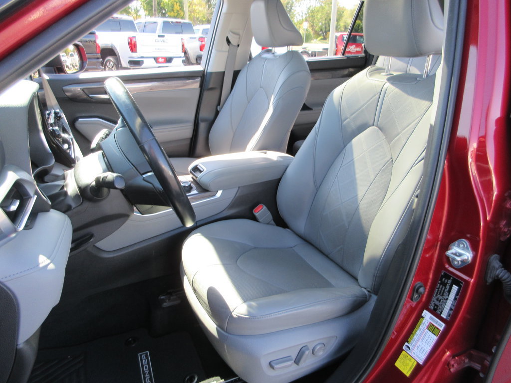 Used 2021 Toyota Highlander Platinum AWD/4WD image 19