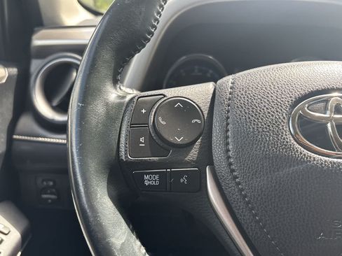 Used 2016 Toyota RAV4 XLE AWD/4WD image 14