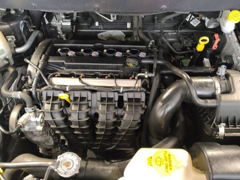 Used 2020 Dodge Journey SE FWD image 30