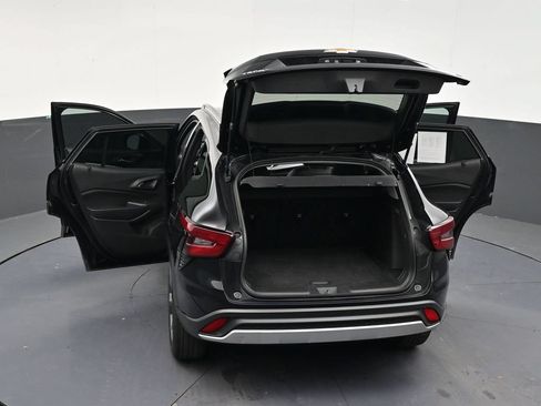 Used 2025 Chevrolet Trax LT w/ Driver Confidence Package FWD image 32