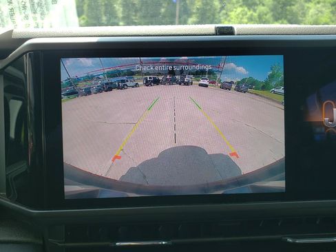 Used 2026 Jeep Wrangler Unlimited Sahara AWD/4WD image 23
