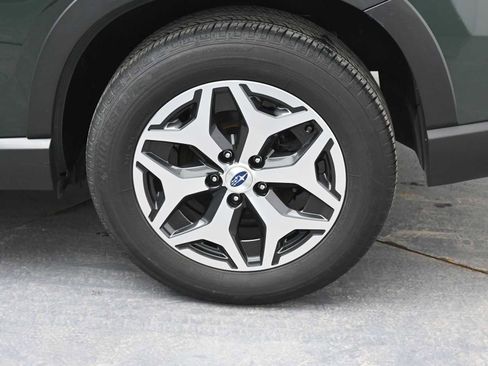 Used 2024 Subaru Forester Premium w/ Pop Package 2 image 5