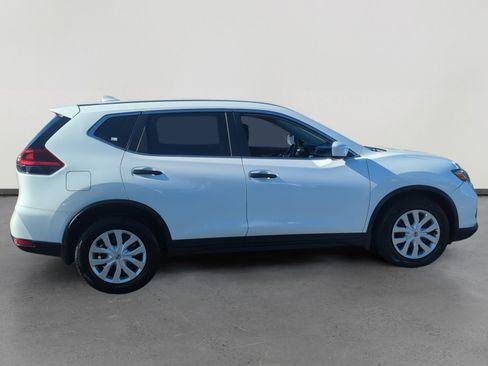 Used 2018 Nissan Rogue S image 6