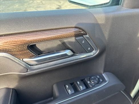 Used 2025 Chevrolet Silverado 1500 LT AWD/4WD image 18