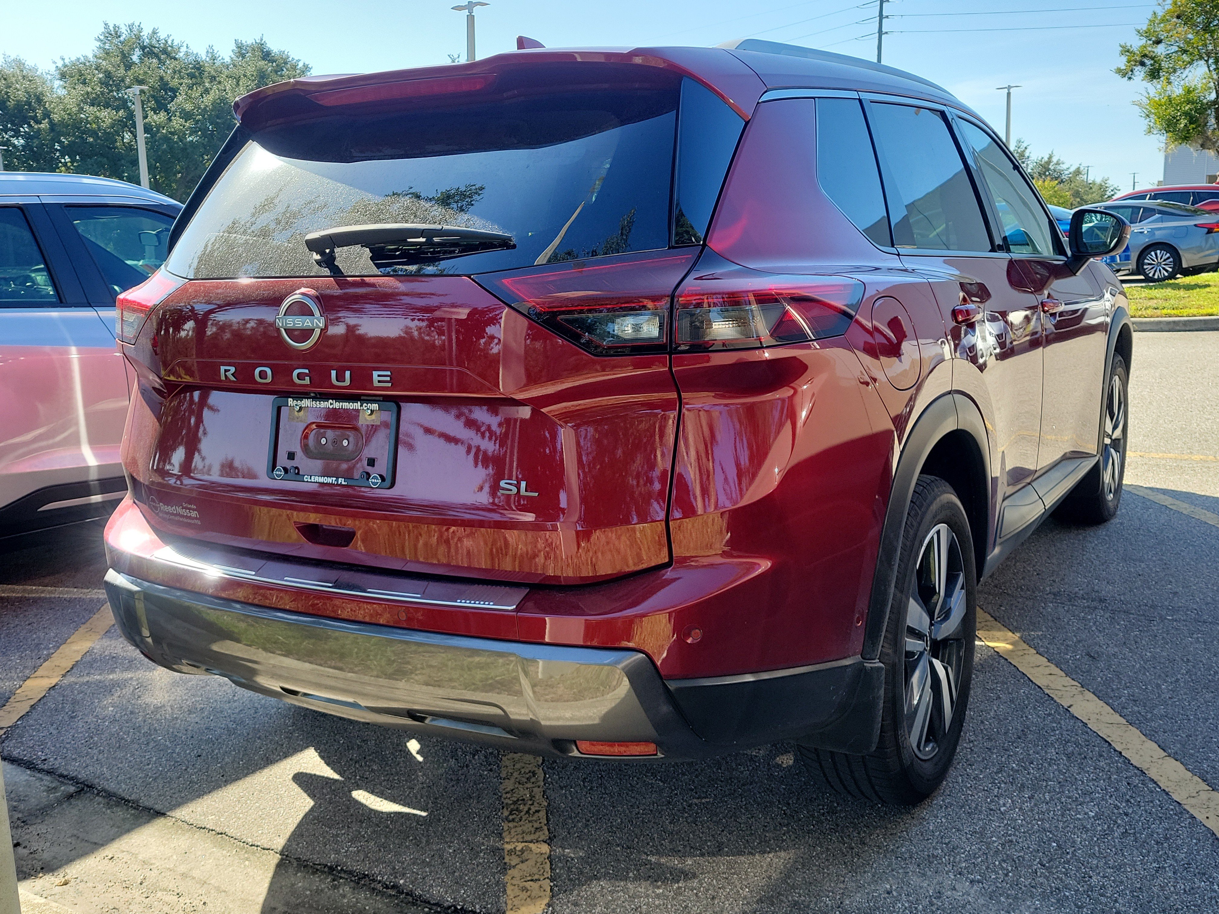 Certified 2025 Nissan Rogue SL FWD image 2