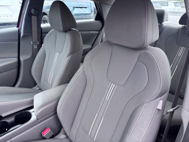 Used 2025 Hyundai Elantra SEL FWD image 17