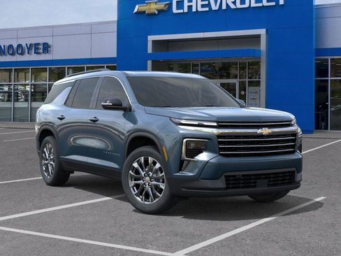 New 2026 Chevrolet Traverse LT w/ Sun and Wheel Package AWD/4WD image 7
