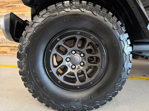 Used 2023 Jeep Wrangler Unlimited Sport AWD/4WD image 5