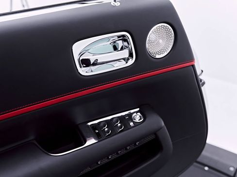 Used 2020 Rolls-Royce Dawn RWD image 48