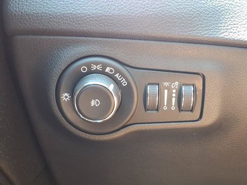 Used 2019 Jeep Compass Latitude AWD/4WD image 15