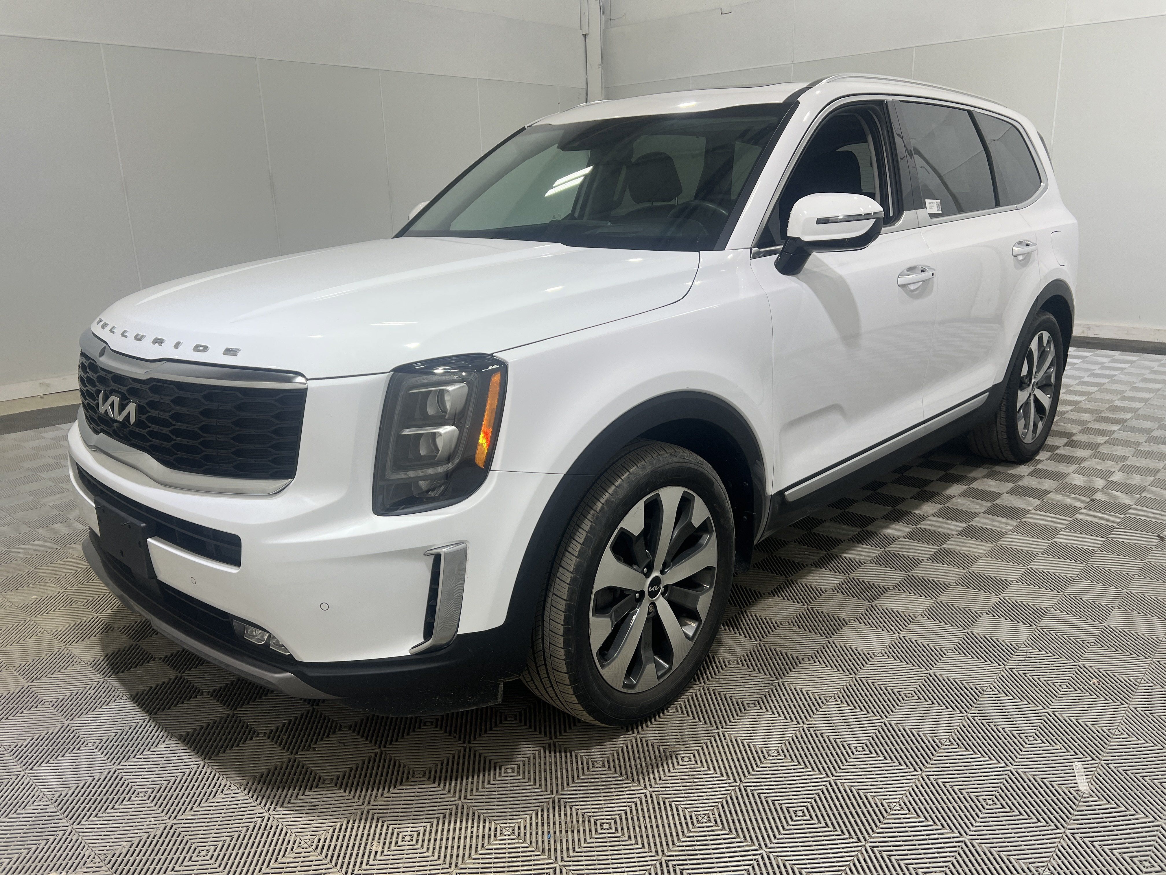 Used 2022 Kia Telluride SX AWD/4WD image 1