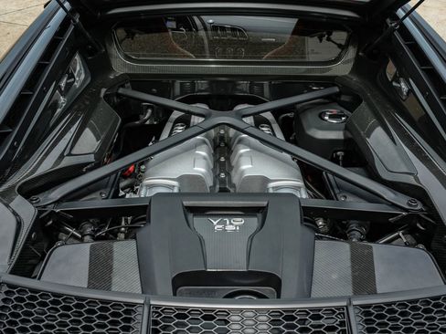 Used 2021 Audi R8 V10 RWD image 42